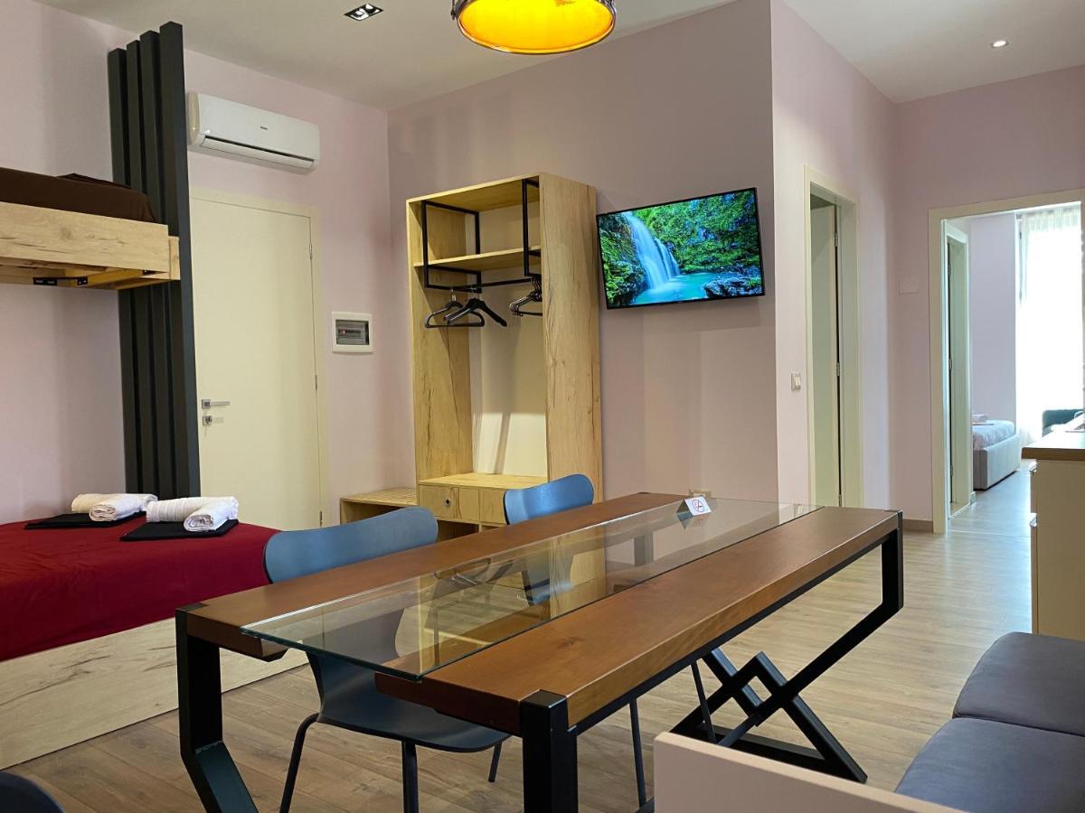 Apartamente Melodi ドゥラス エクステリア 写真